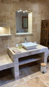 Ένα μπάνιο στο Chalet en Drôme Provençale