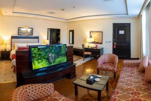 Μια τηλεόραση ή/και κέντρο ψυχαγωγίας στο Ramada by Wyndham Islamabad