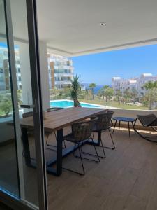 Πισίνα στο ή κοντά στο Luxury Isea Calaceite apartment with fantastic seaview