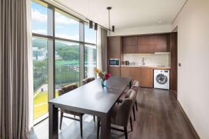 DoubleTree By Hilton Seoul Pangyo Residences的厨房或小厨房