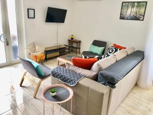 Gallery image of Goldfinch Estate in Banjole
