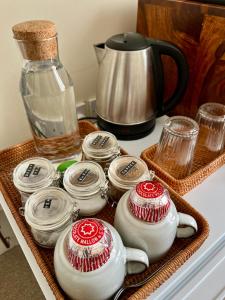 Acorn House Callander的咖啡和沏茶工具