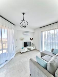 Fotografie z fotogalerie ubytování Studio apartment Aphrodite Beachfront Resort v destinaci Ghaziveran