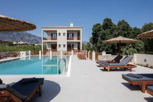 Gallery image of Riviera Vista Luxury Homes in Dhrámia