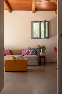 Χώρος καθιστικού στο Trullo fiorone with private pool +46 φωτογραφίες