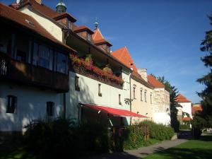 Budova, kde se hotel nachází + 29 fotografií