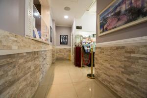 Vstupní hala nebo recepce v ubytování Hôtel Parisien