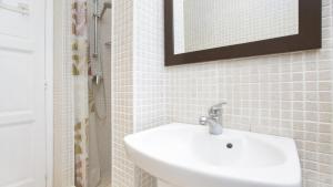 Et badeværelse på Morera 2 + 17 billeder