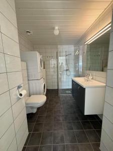 Gallery image of Koselig liten rorbu i Lofoten in Ballstad +7 photos