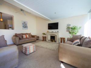 Telewizja i/lub zestaw kina domowego w obiekcie Holiday Home Bergen by Interhome