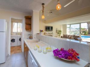 Kuchnia lub aneks kuchenny w obiekcie Holiday Home Bergen by Interhome