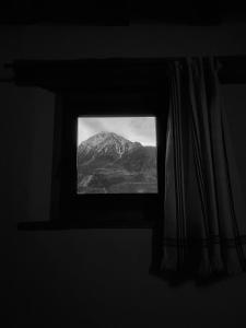 TV a/nebo společenská místnost v ubytování La Vrille - Metcho
