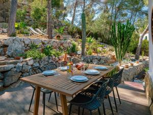 Vonkajšia záhrada v ubytovaní Villa Villa Vista Paraiso by Interhome