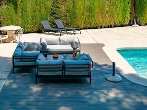 Bazén v ubytovaní Villa Villa Vista Paraiso by Interhome alebo v jeho blízkosti