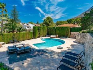 Bazén v ubytovaní Villa Villa Vista Paraiso by Interhome alebo v jeho blízkosti