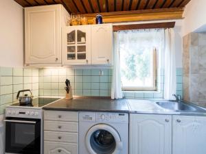 Η κουζίνα ή μικρή κουζίνα στο Holiday Home Hoja by Interhome