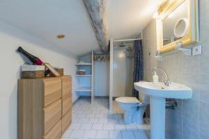 Łazienka w obiekcie Chambre d'hôtes - B&B - Fleur de coton chez Manon en Luberon