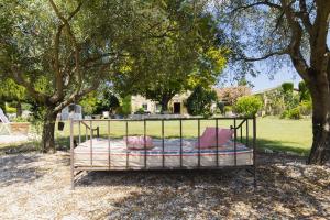 Ogród w obiekcie Gîte Petit Luberon chez Manon en Luberon - Vacation rental in guest house