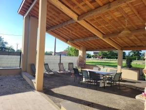 Patio nebo venkovní prostory v ubytování Gîte Le Ka-Marrant 4 Etoiles - LES PUJOLS - ARIEGE