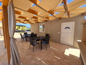 Patio nebo venkovní prostory v ubytování Villa Sun with pool