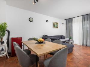 O zonă de relaxare la Holiday Home Villa Agnes by Interhome