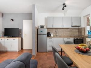 O bucătărie sau chicinetă la Holiday Home Villa Agnes by Interhome +50 fotografii