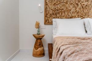 álas cycladic suites客房内的一张或多张床位