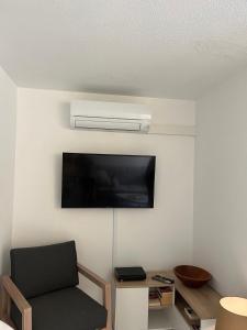 Μια τηλεόραση ή/και κέντρο ψυχαγωγίας στο Bel Appartement