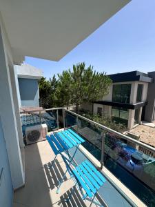 Ein Balkon oder eine Terrasse in der Unterkunft Fener Hotel Café & Kahvalti