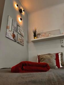 Posteľ alebo postele v izbe v ubytovaní Amazing 1 room Condo Warszawa Center, Sauna (OS)