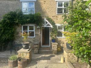 Taman di luar Cotswold Cottage