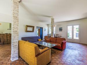 Χώρος καθιστικού στο Holiday Home Bâbord by Interhome