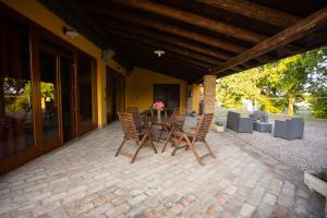 Patio nebo venkovní prostory v ubytování Agriturismo Zennare