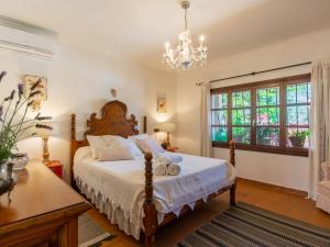 A bed or beds in a room at Villa La Font by Interhome