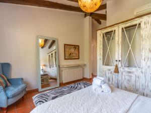 A bed or beds in a room at Villa La Font by Interhome