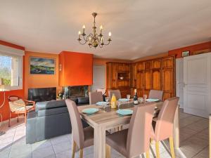 Posedenie v ubytovaní Holiday Home Charme de Penvins by Interhome