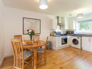 Η κουζίνα ή μικρή κουζίνα στο Apartment The Muir by Interhome