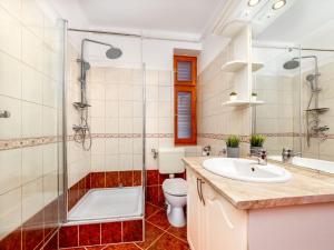 Bilik mandi di Holiday Home Kamilla by Interhome +7 gambar