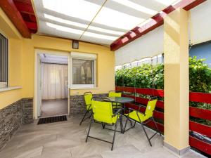 Balkón alebo terasa v ubytovaní Holiday Home Violette by Interhome