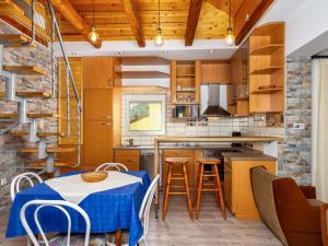 Posedenie v ubytovaní Holiday Home Violette by Interhome