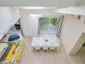 Χώρος καθιστικού στο Holiday Home Le Chant Des 4 Sirènes by Interhome