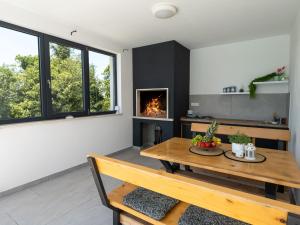 Kuchyň nebo kuchyňský kout v ubytování Holiday Home Villa Riki by Interhome
