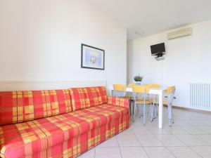 Χώρος καθιστικού στο Apartment Sunbeach-1 by Interhome