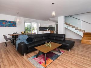 Posezení v ubytování Holiday Home Villa Franko by Interhome