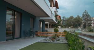 Zahrada ubytování Project Georgiadi #1 - Modern Apartment in peaceful neighborhood - 15 mins from Loutra Pozar