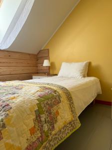 Postel nebo postele na pokoji v ubytování Vasekoja Holiday Center + 20 fotografií