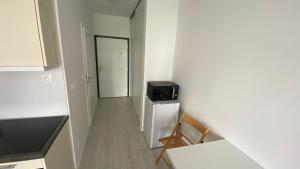 Televízia a/alebo spoločenská miestnosť v ubytovaní 1 room Apartment with terrace, Slnečnice