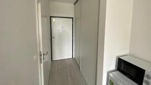 Η κουζίνα ή μικρή κουζίνα στο 1 room Apartment with terrace, Slnečnice, 18B