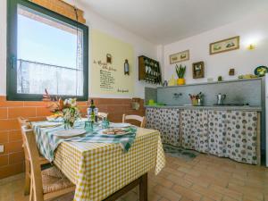 Kuchyňa alebo kuchynka v ubytovaní Apartment Levante by Interhome + 37 fotografií