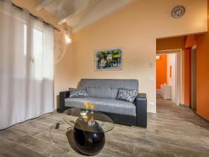 Posedenie v ubytovaní Villa Mari e Monti by Interhome